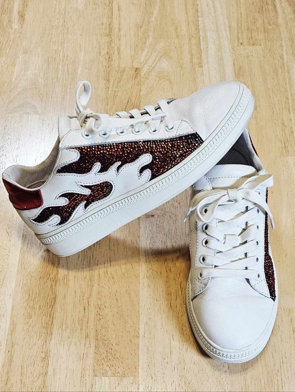 🔥Rhinestone Flame Lola Cruz Leather Sneakers